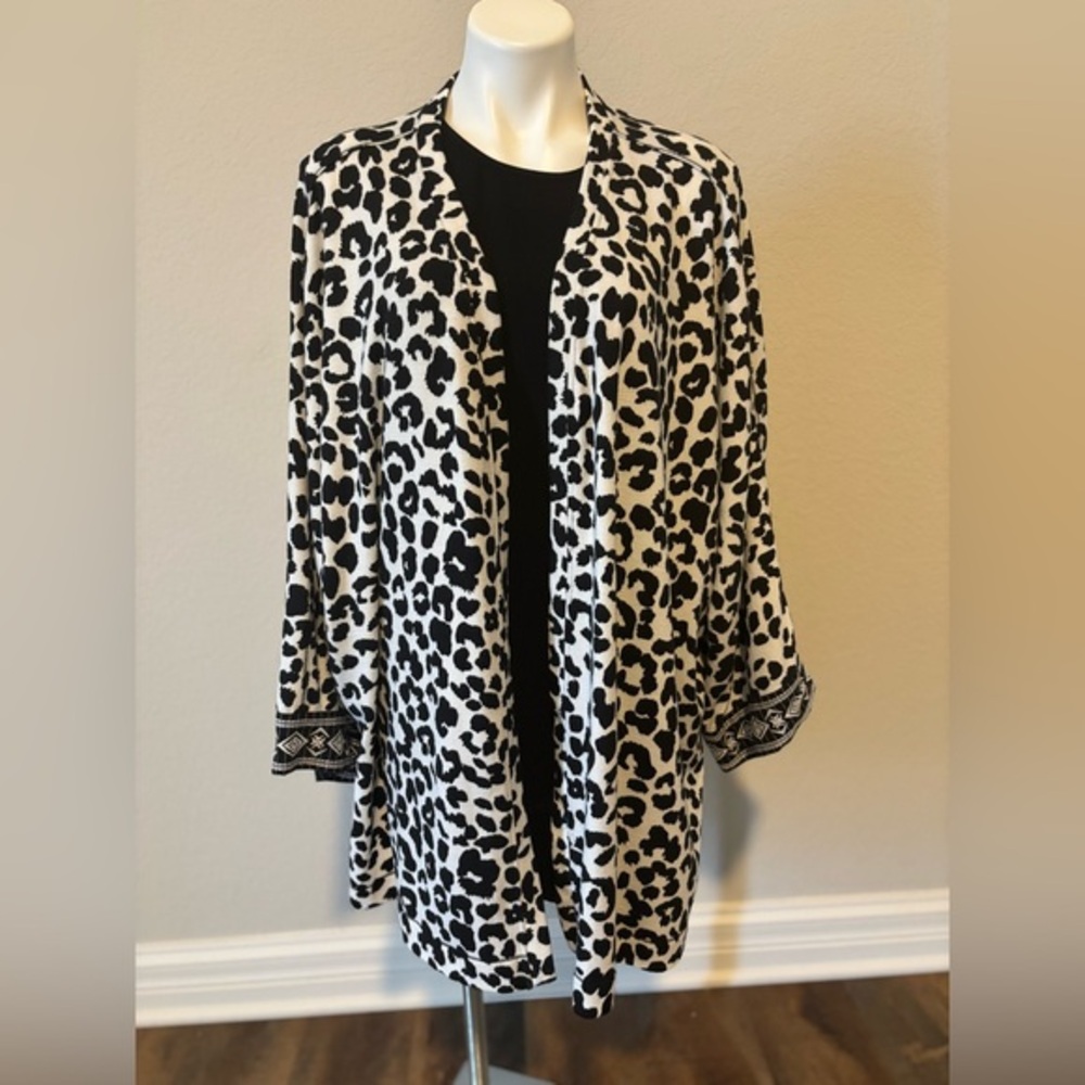 John Mark Size 2X Long‎ Open Front Black White Leopard Kimono Cardigan Sweater